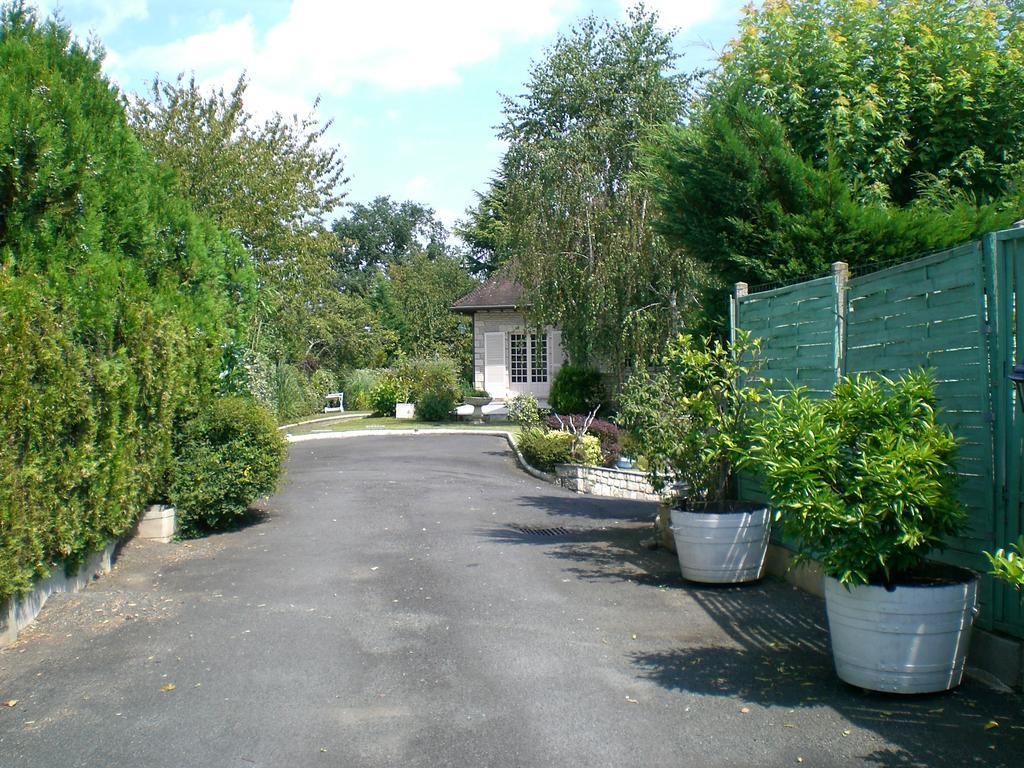 Chambres D'Hotes Le Clos Des Senteurs Malemort Bagian luar foto